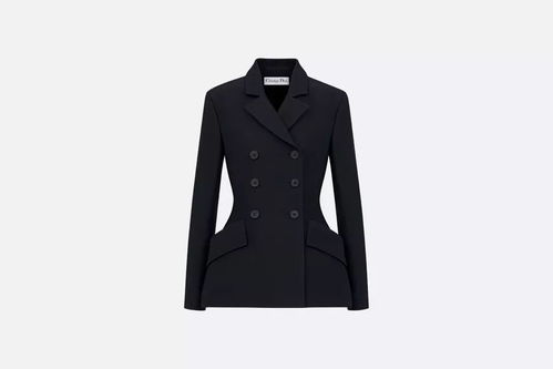 服装店经营 服装搭配学起来,让精品成套出售