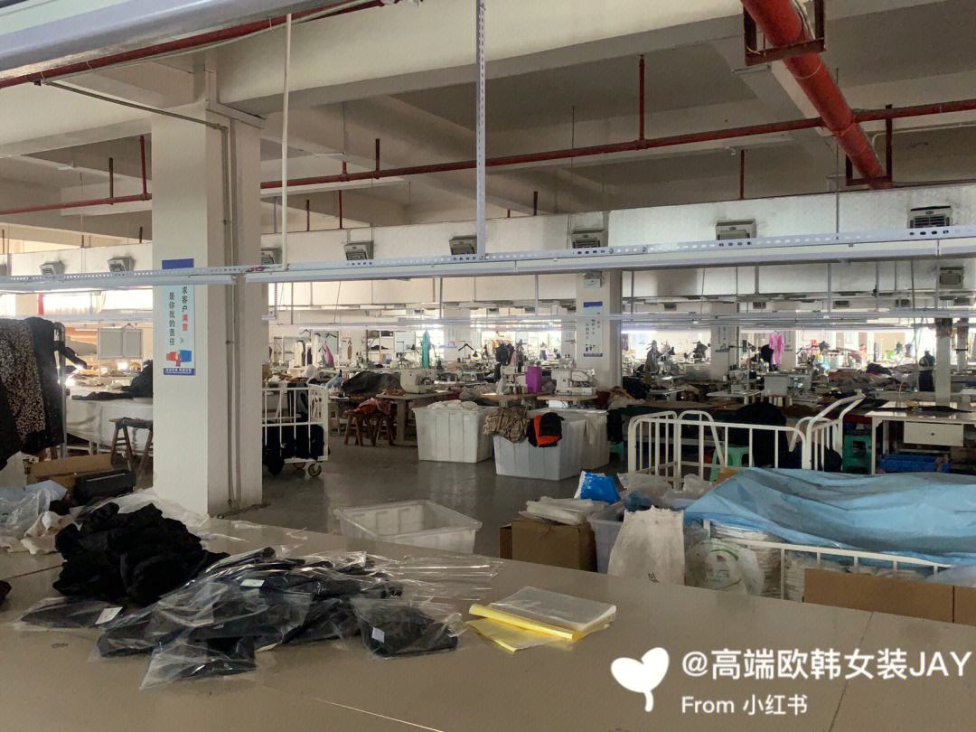 服装加工厂的环境今天到工厂看生产进度啦