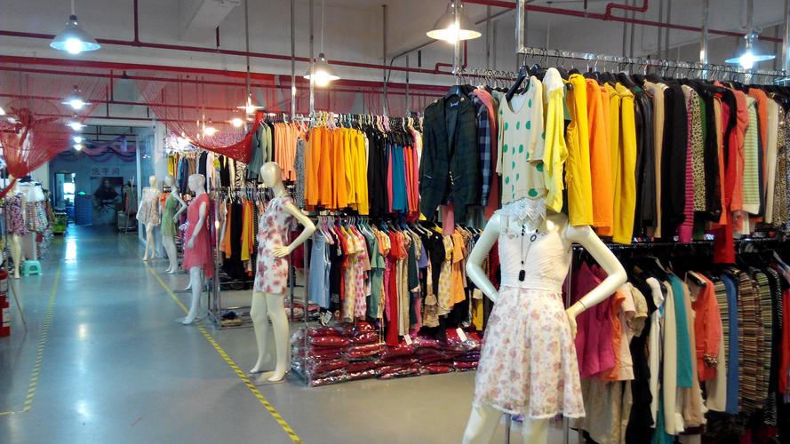 17_深圳品牌折扣女装,深圳品牌女装零售,深圳二级服_深圳格蕾斯服饰有