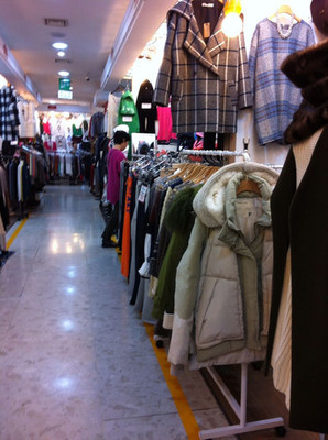 首尔自由行指南：探索时尚之都的服装辅料销售热点